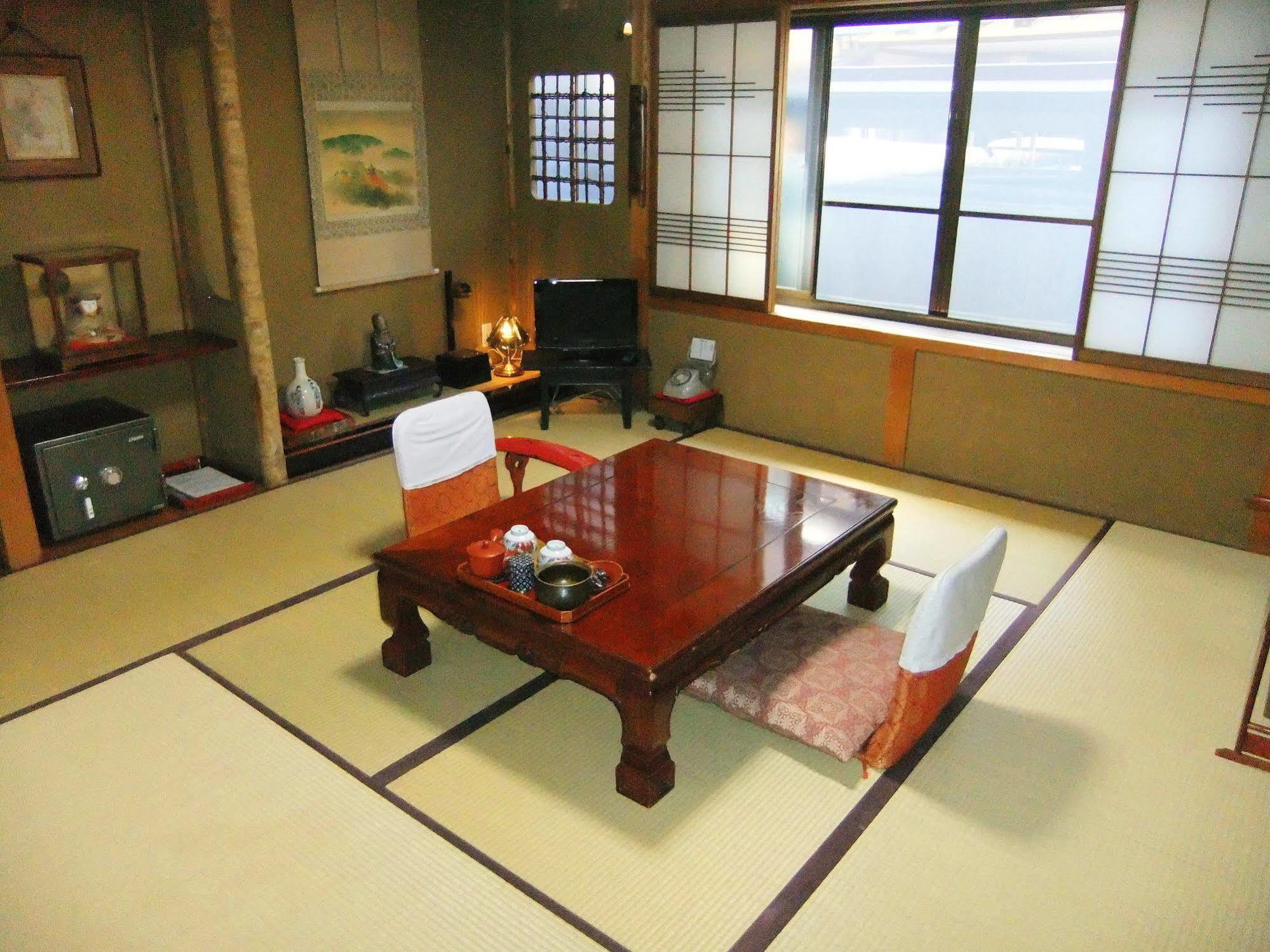 Sumiyoshi Ryokan Takayama  Bagian luar foto